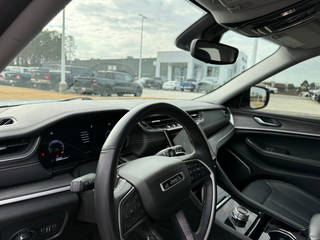 Used 2021 Jeep Grand Cherokee L Limited image 24