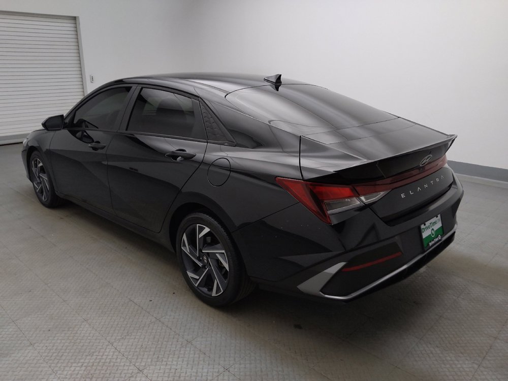 Used 2025 Hyundai Elantra Sport FWD image 5