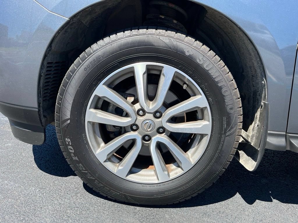 Used 2015 Nissan Pathfinder S AWD/4WD image 9
