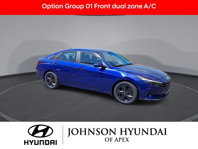 Certified 2022 Hyundai Elantra SEL FWD image 2