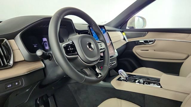 New 2026 Volvo XC90 T8 Plus w/ Protection Package Premier AWD/4WD image 12