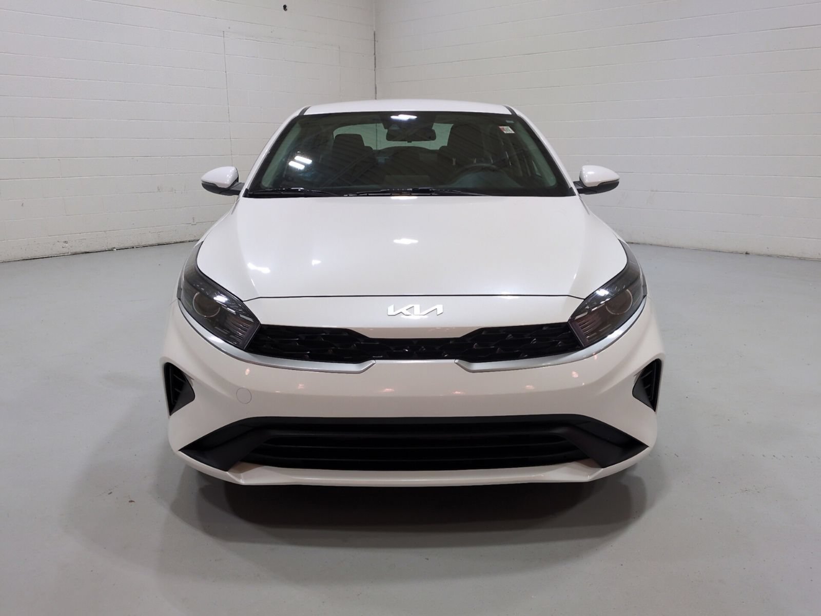 Certified 2023 Kia Forte LXS w/ LXS Technology Package FWD image 8