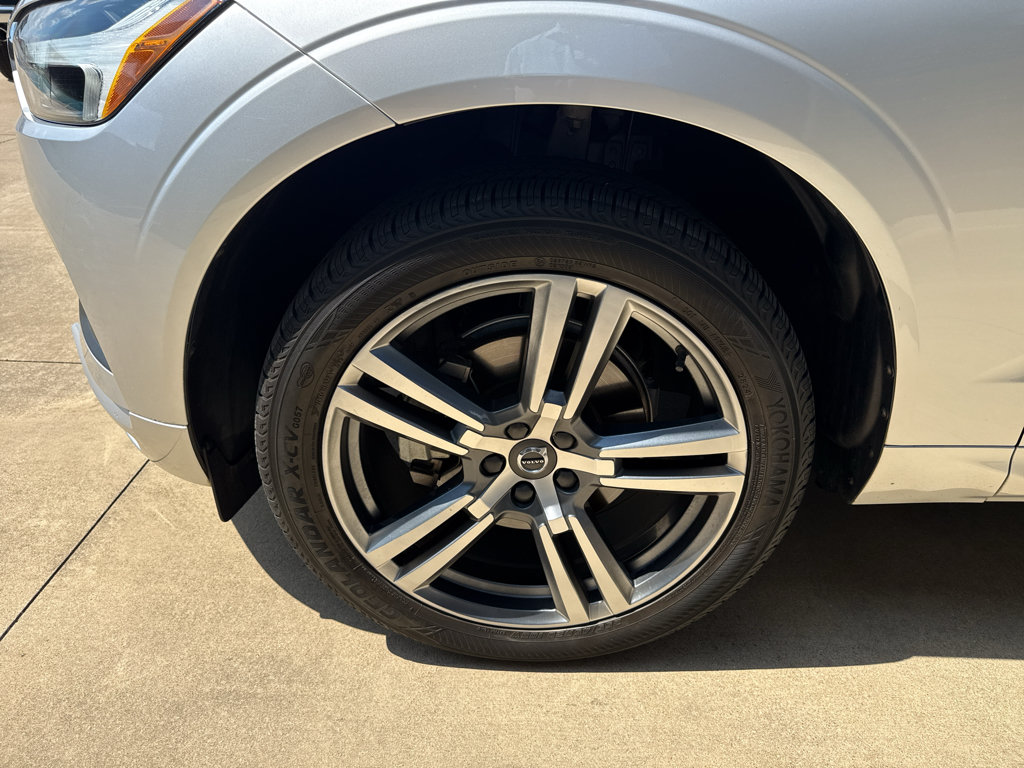 Used 2021 Volvo XC60 T5 Momentum w/ Premium Package FWD image 13
