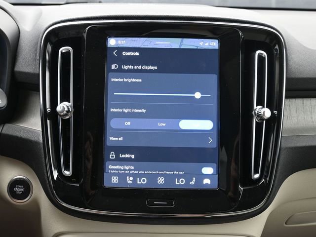 Used 2024 Volvo XC40 B5 Plus w/ Climate Package image 16