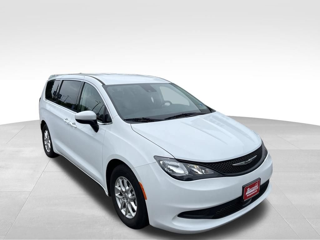 Used 2023 Chrysler Voyager LX FWD image 41