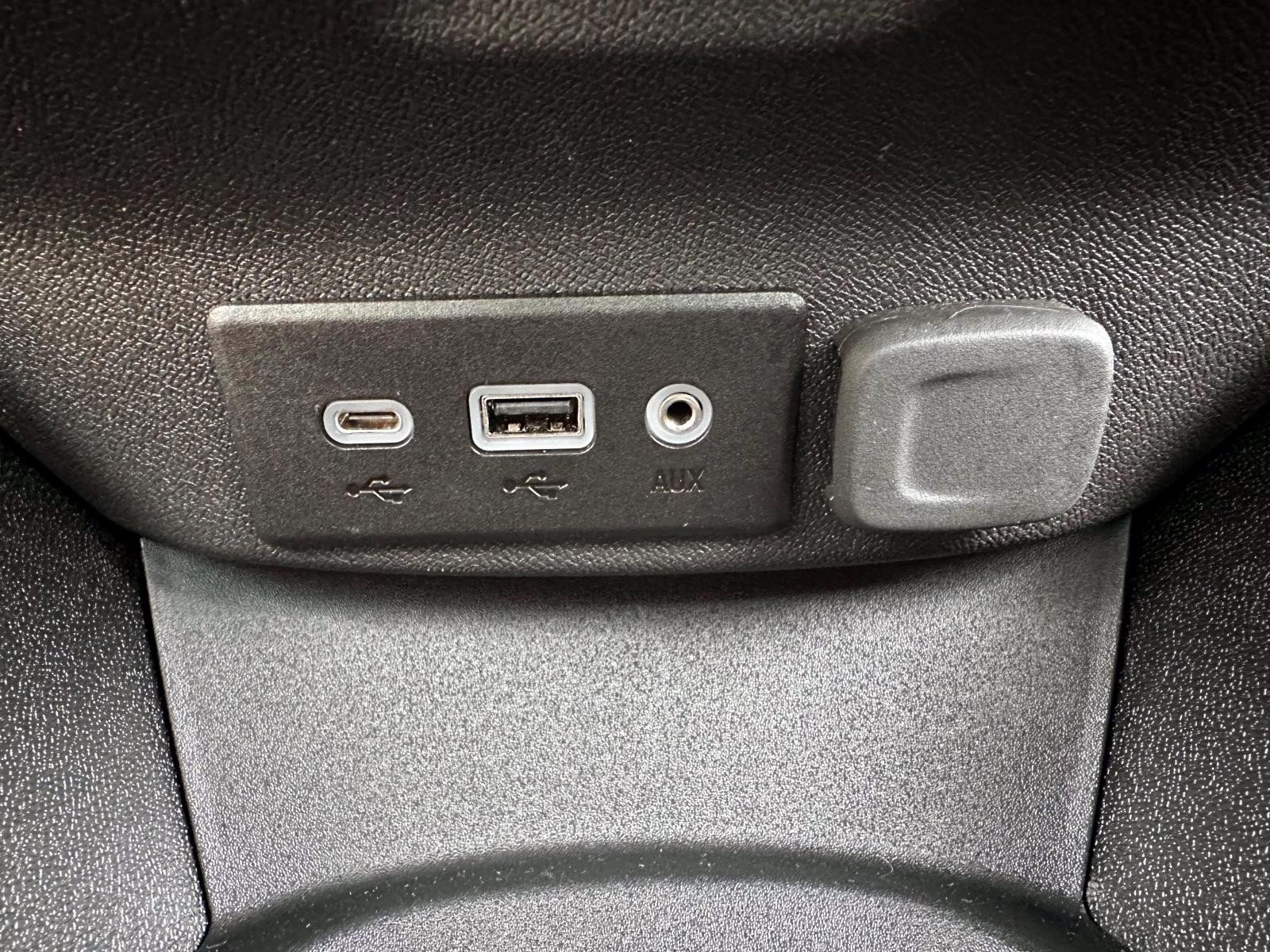 Used 2023 Chevrolet Malibu RS FWD image 23