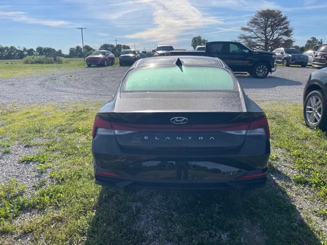 Used 2023 Hyundai Elantra SEL FWD image 7