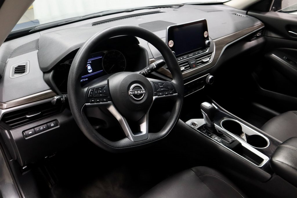 Used 2024 Nissan Altima 2.5 SV image 24