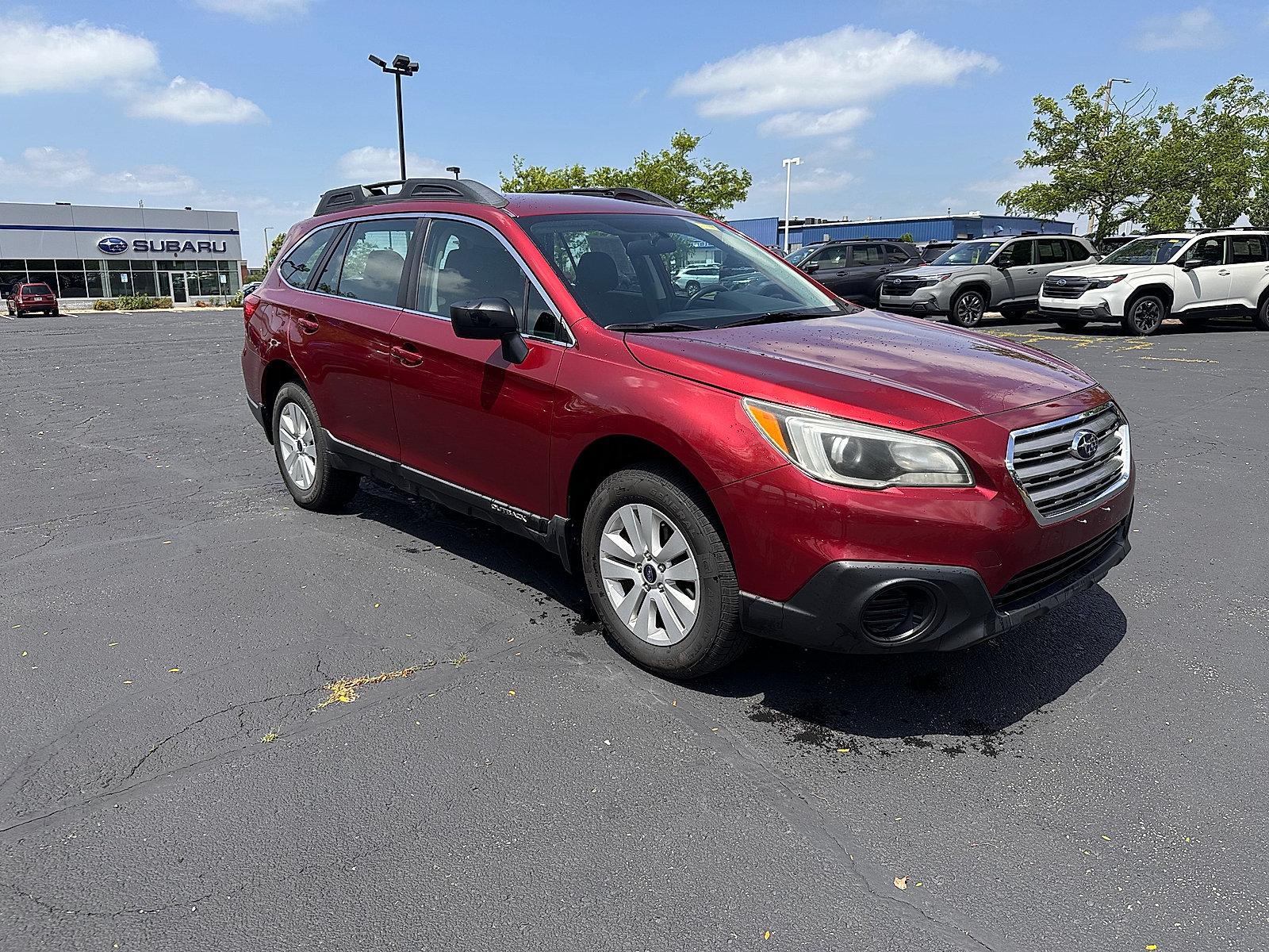 Used 2017 Subaru Outback 2.5i AWD/4WD image 1