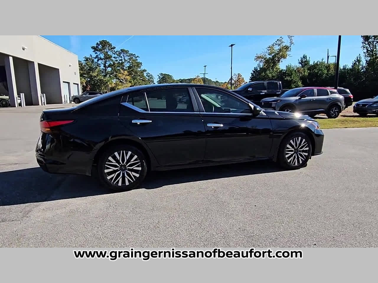 Used 2023 Nissan Altima 2.5 SV FWD image 33