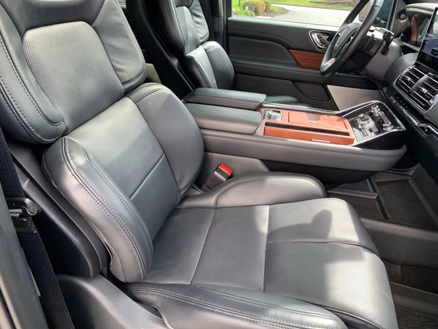 Certified 2024 Lincoln Navigator Reserve AWD/4WD image 12