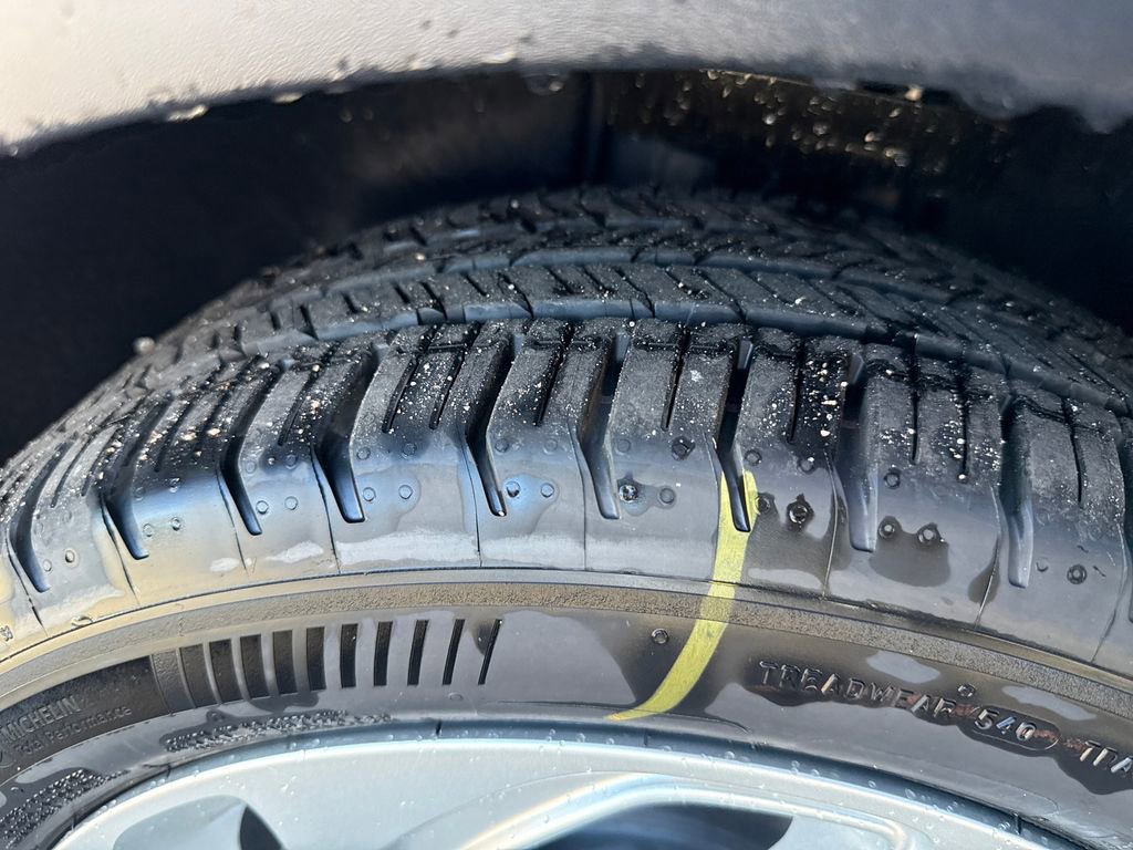 New 2027 Chevrolet Bolt LT w/ Comfort Package image 27