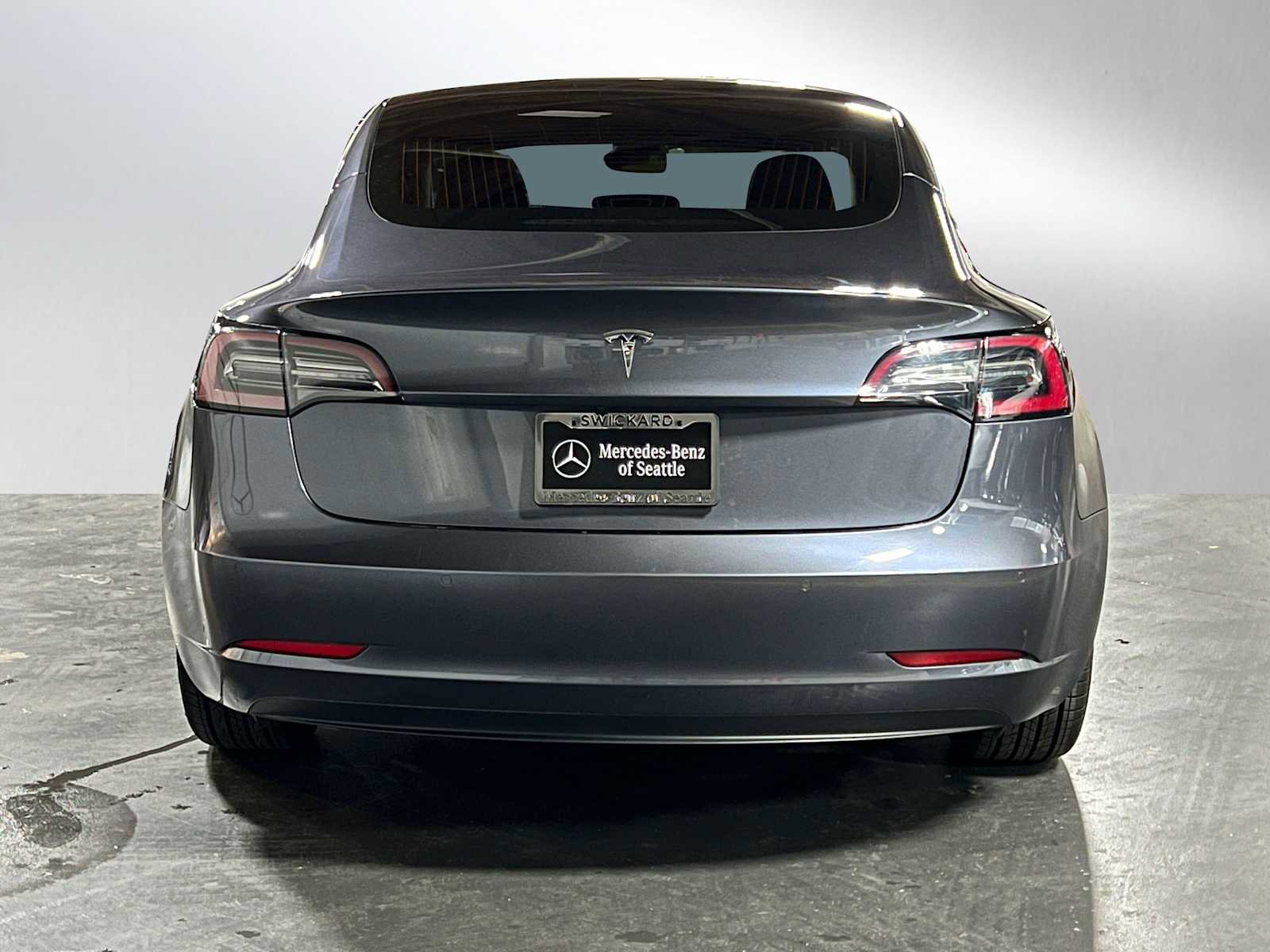 Used 2019 Tesla Model 3 Standard Range image 4