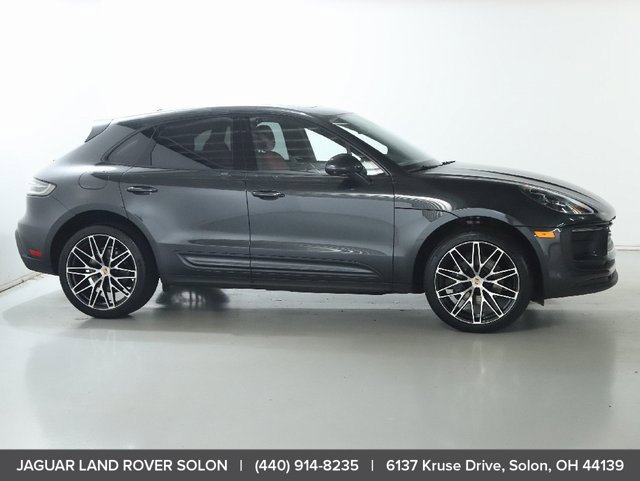 Used 2023 Porsche Macan AWD/4WD image 10