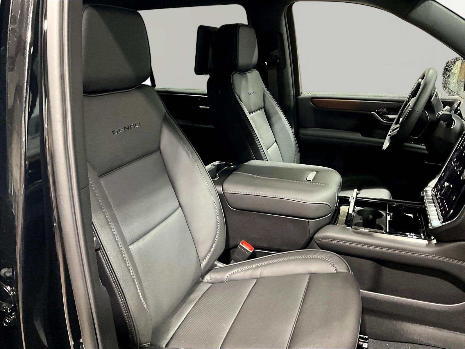 New 2026 GMC Yukon XL Denali w/ Denali Reserve Package AWD/4WD image 19