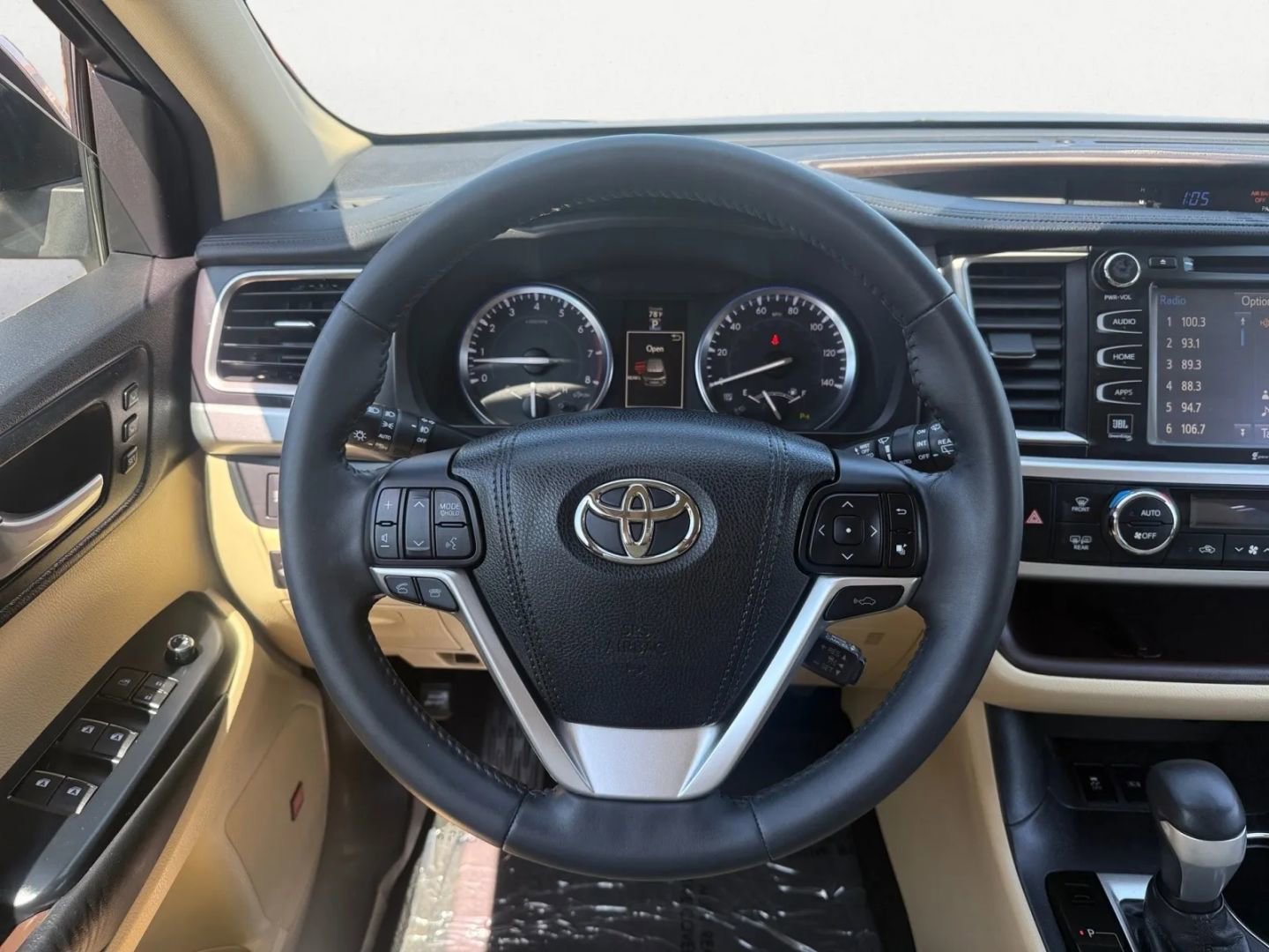 Used 2016 Toyota Highlander Limited image 18