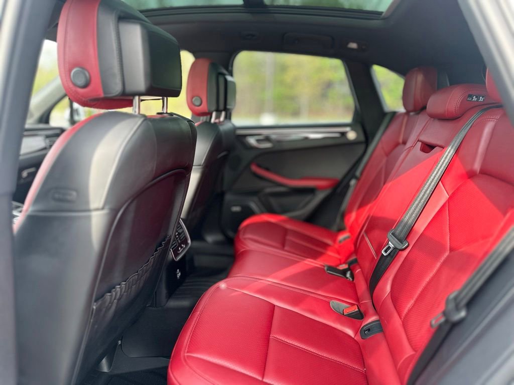 Used 2022 Porsche Macan GTS AWD/4WD image 19