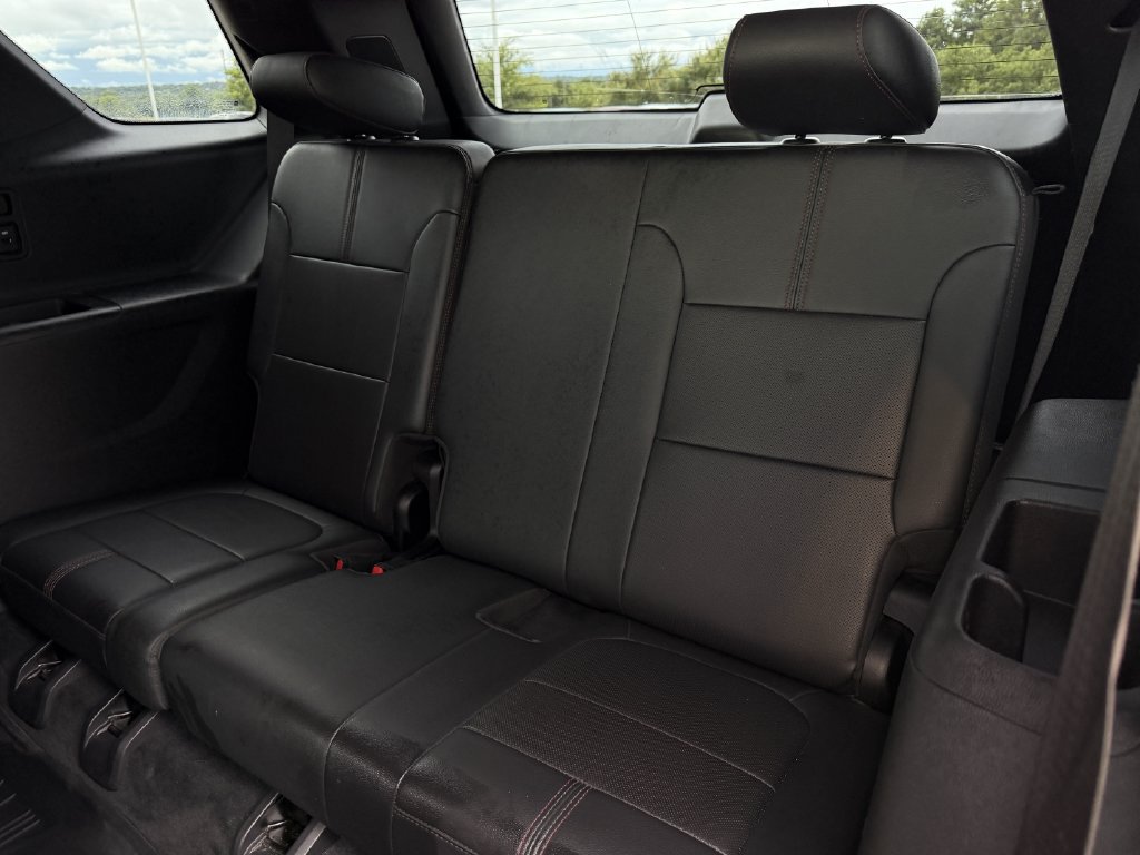 Used 2023 Chevrolet Traverse RS w/ LPO, Floor Liner Package FWD image 27
