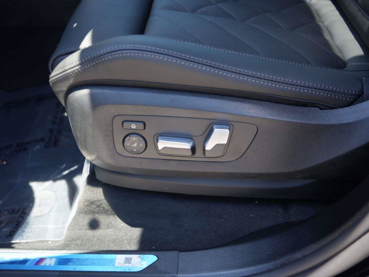 Used 2026 BMW X5 sDrive40i w/ M Sport Package RWD image 16