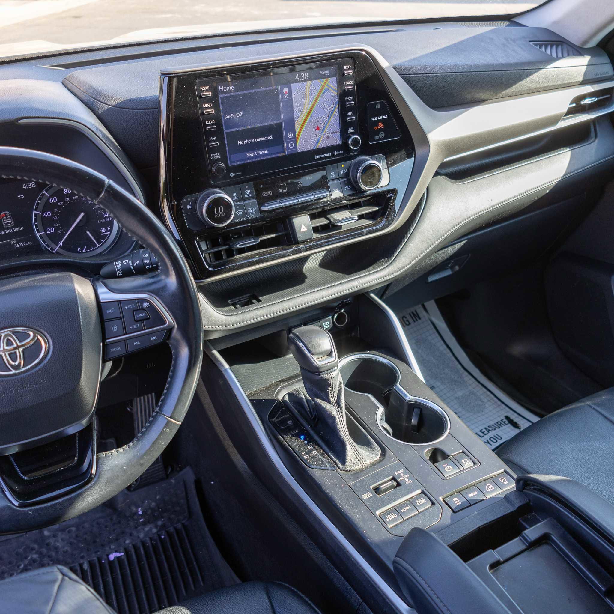 Used 2021 Toyota Highlander XLE image 14