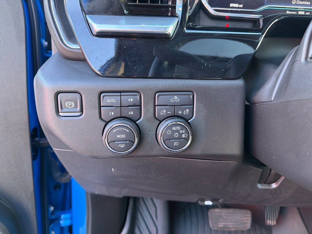 Used 2025 Chevrolet Silverado 1500 LT Trail Boss w/ Convenience Package II AWD/4WD image 21