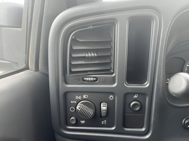 Used 2004 Chevrolet Silverado 2500 W/T RWD image 14