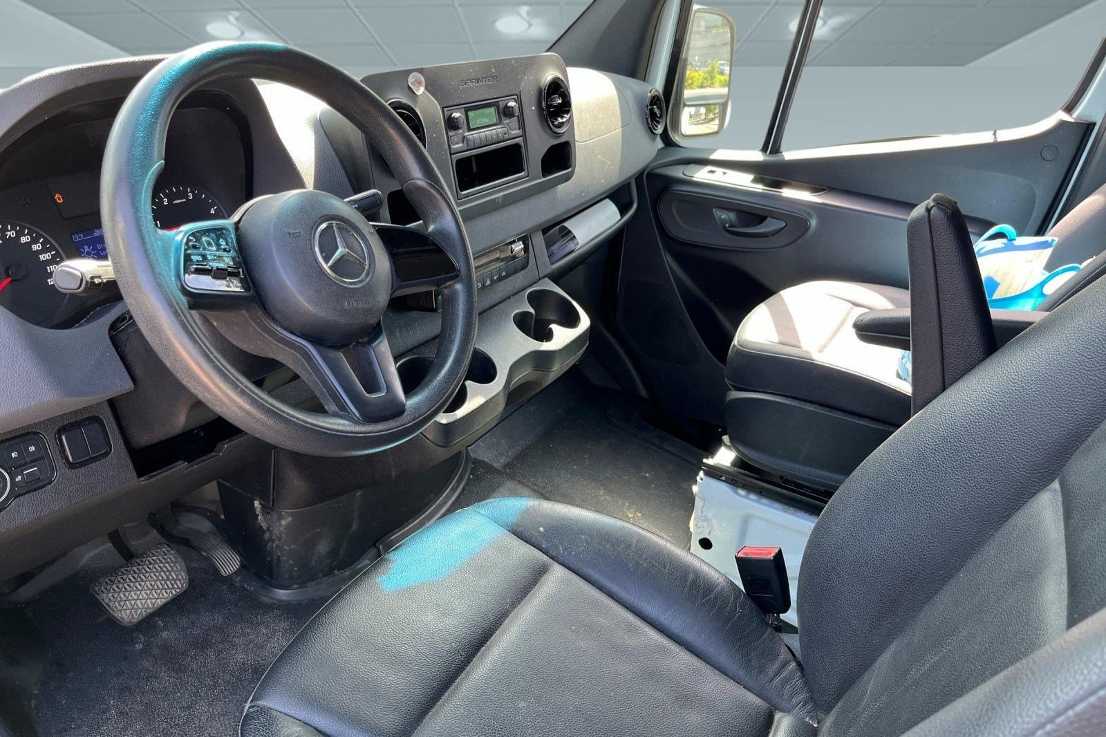 Used 2021 Mercedes-Benz Sprinter 2500 image 3