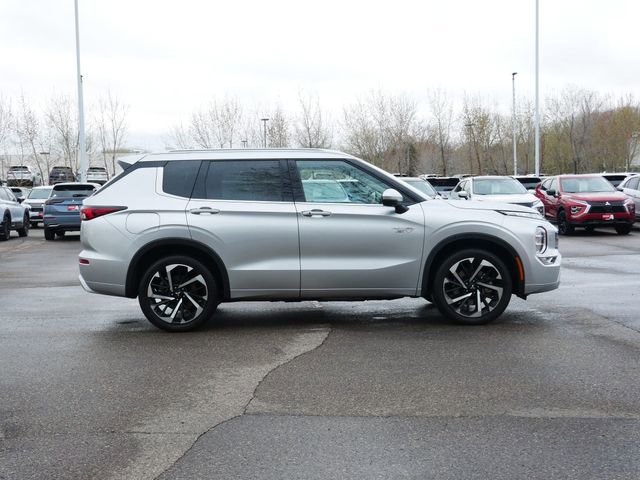 Used 2025 Mitsubishi Outlander SEL image 6