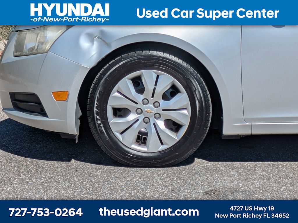 Used 2014 Chevrolet Cruze LS image 10