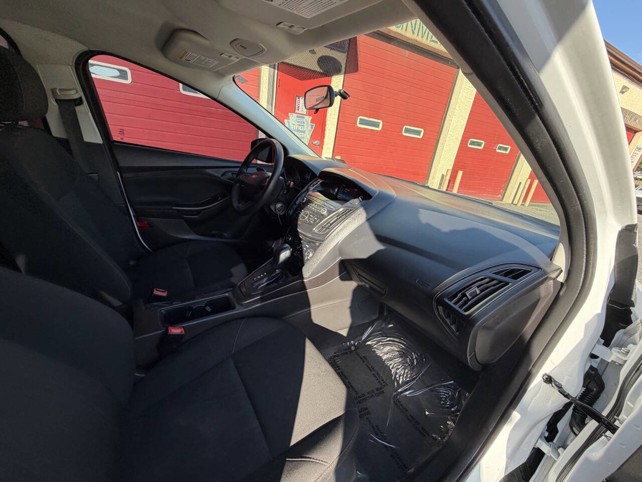 Used 2018 Ford Focus S FWD image 39