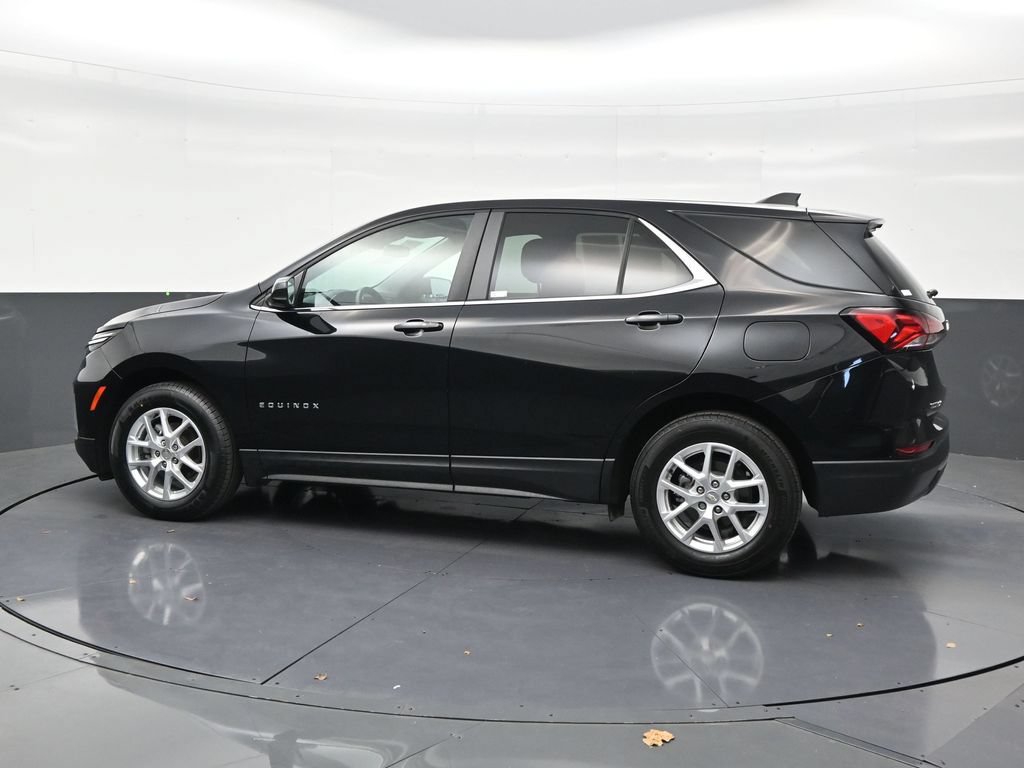 Used 2024 Chevrolet Equinox LT FWD image 2