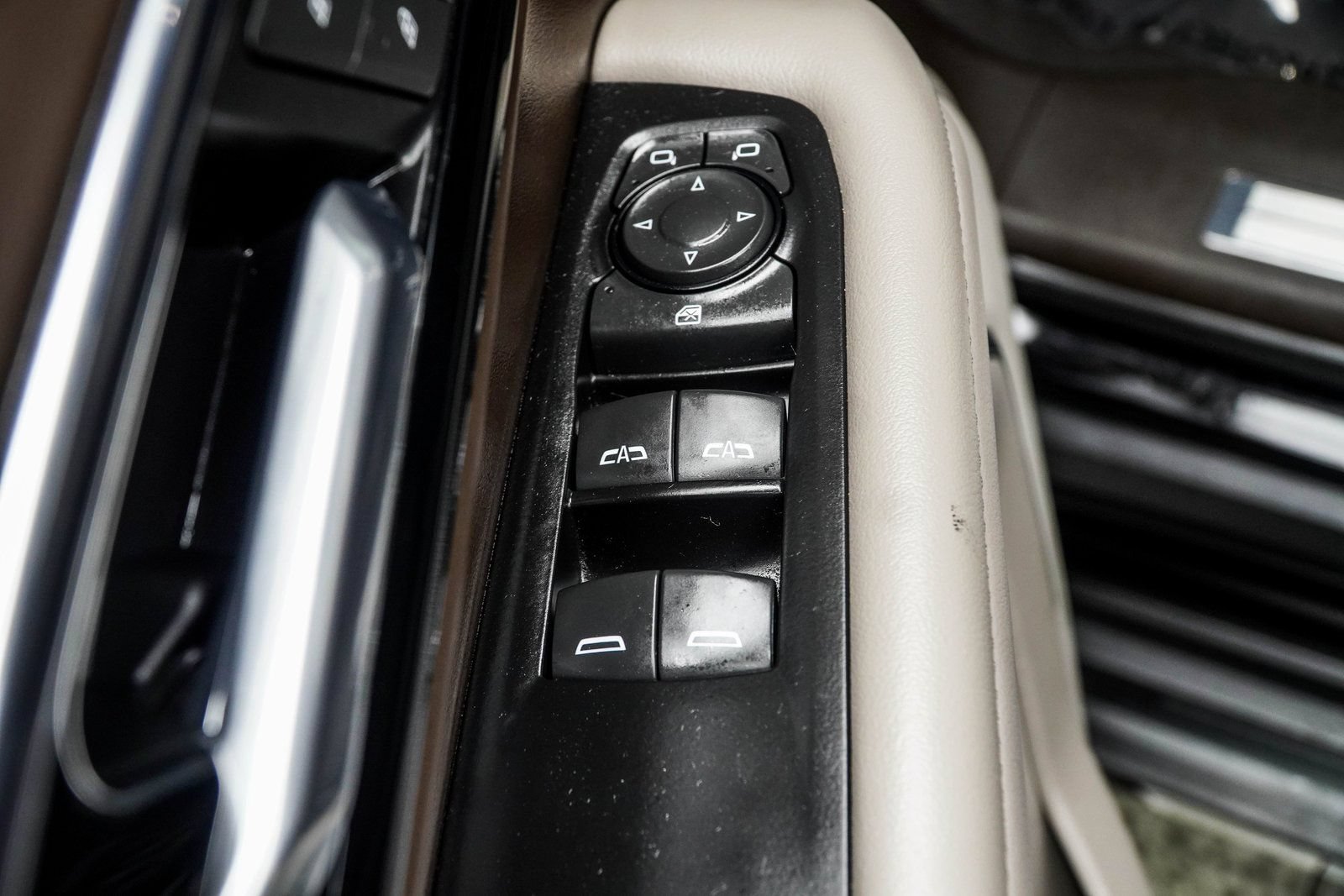 Used 2025 Chevrolet Suburban LT AWD/4WD image 42