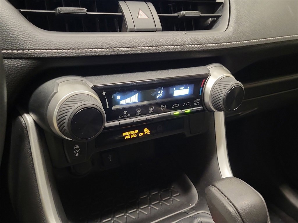 Used 2022 Toyota RAV4 LE image 22