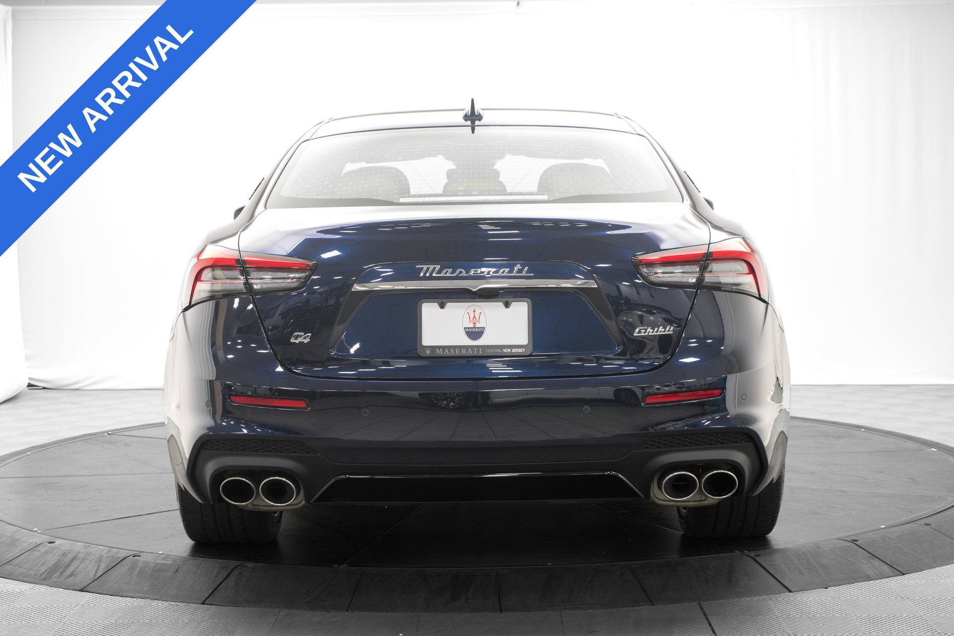 Used 2023 Maserati Ghibli Modena Q4 AWD/4WD image 6