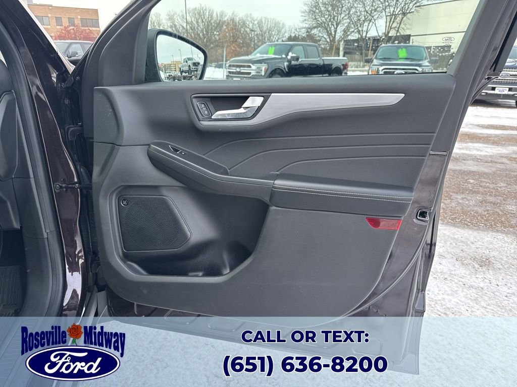 Used 2023 Ford Escape Platinum w/ Premium Technology Package image 37