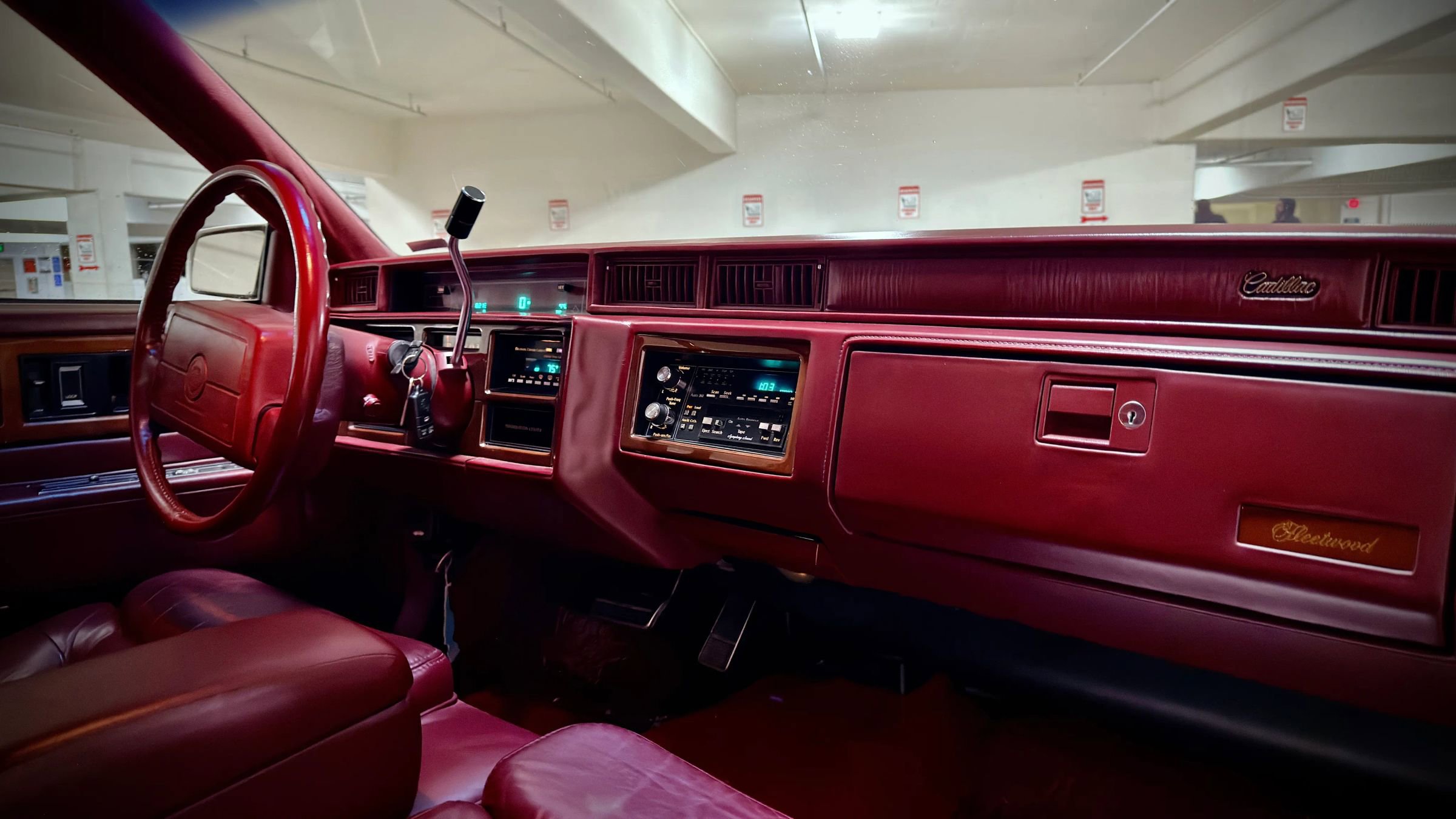 Used 1991 Cadillac Fleetwood Coupe image 18