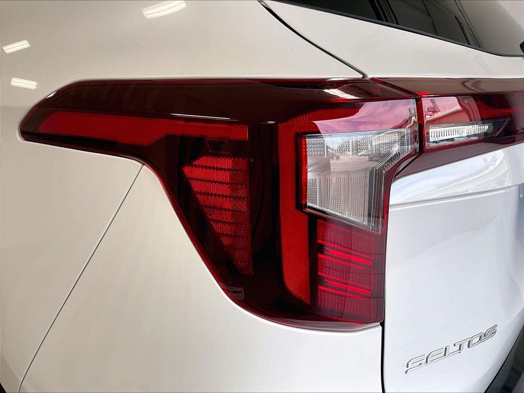 Used 2024 Kia Seltos SX w/ SX Sunroof Package AWD/4WD image 35