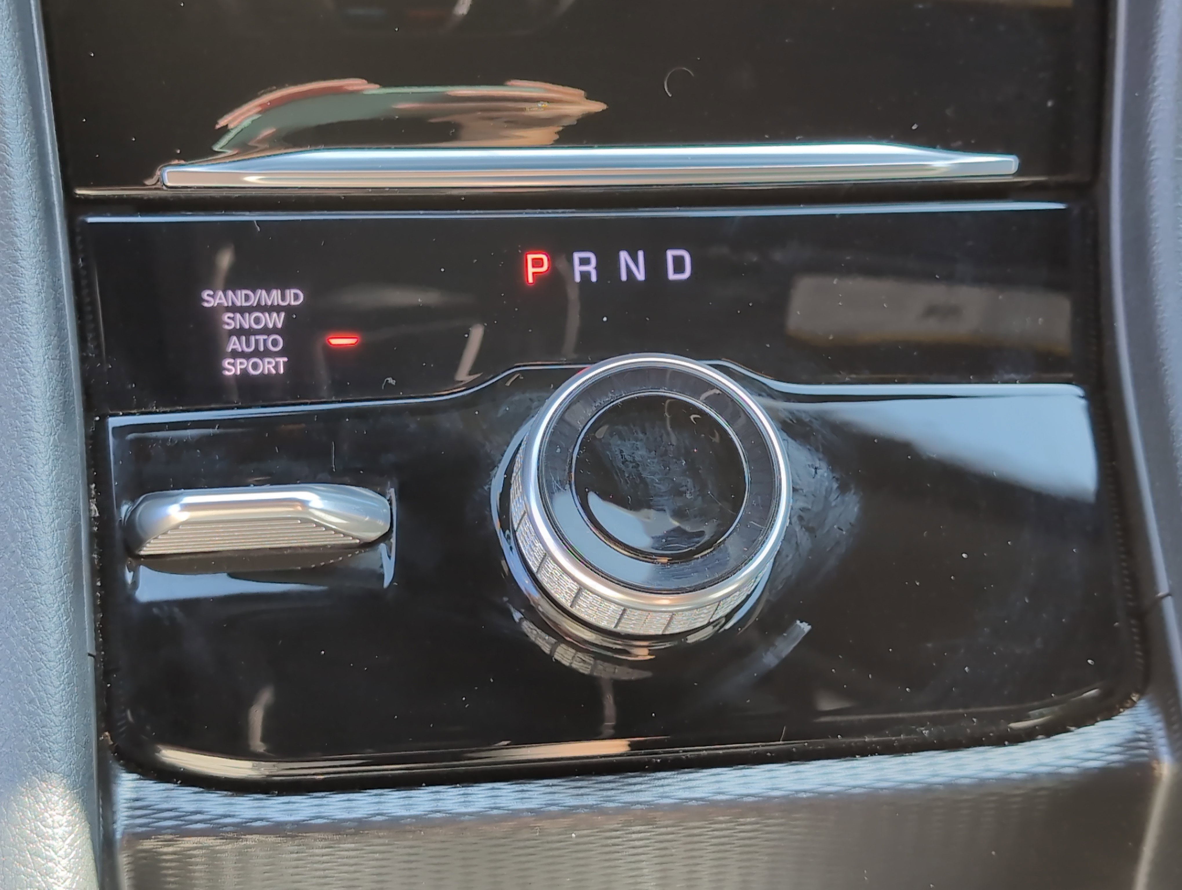 Used 2024 Jeep Grand Cherokee Limited w/ Black Appearance Package image 17