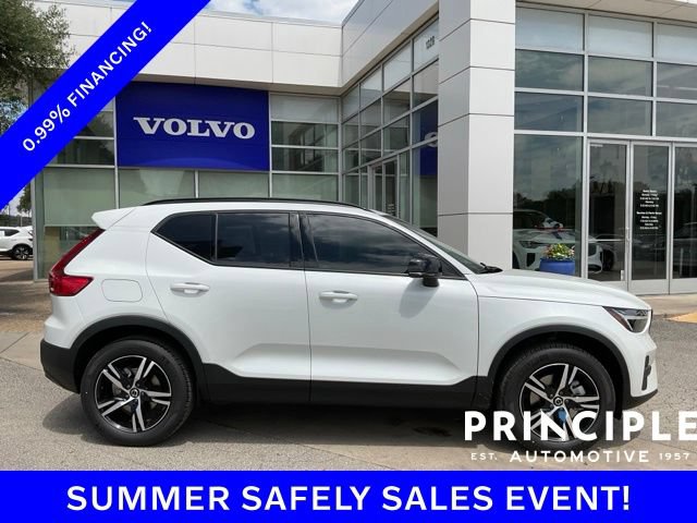 New 2026 Volvo XC40 B4 Core w/ Climate Package FWD image 11