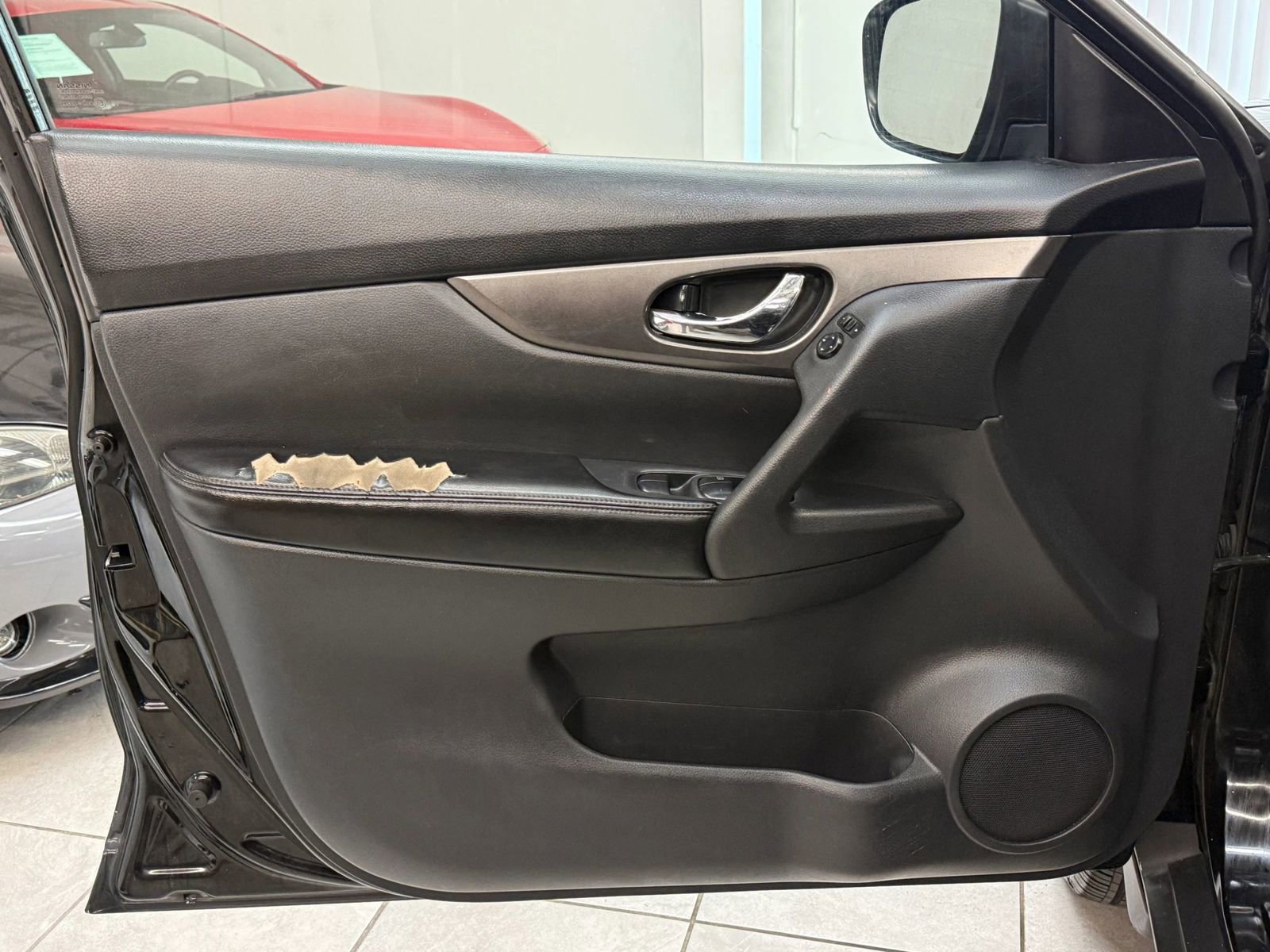 Used 2015 Nissan Rogue S AWD/4WD image 16