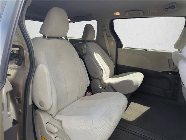 Used 2012 Toyota Sienna LE FWD image 27