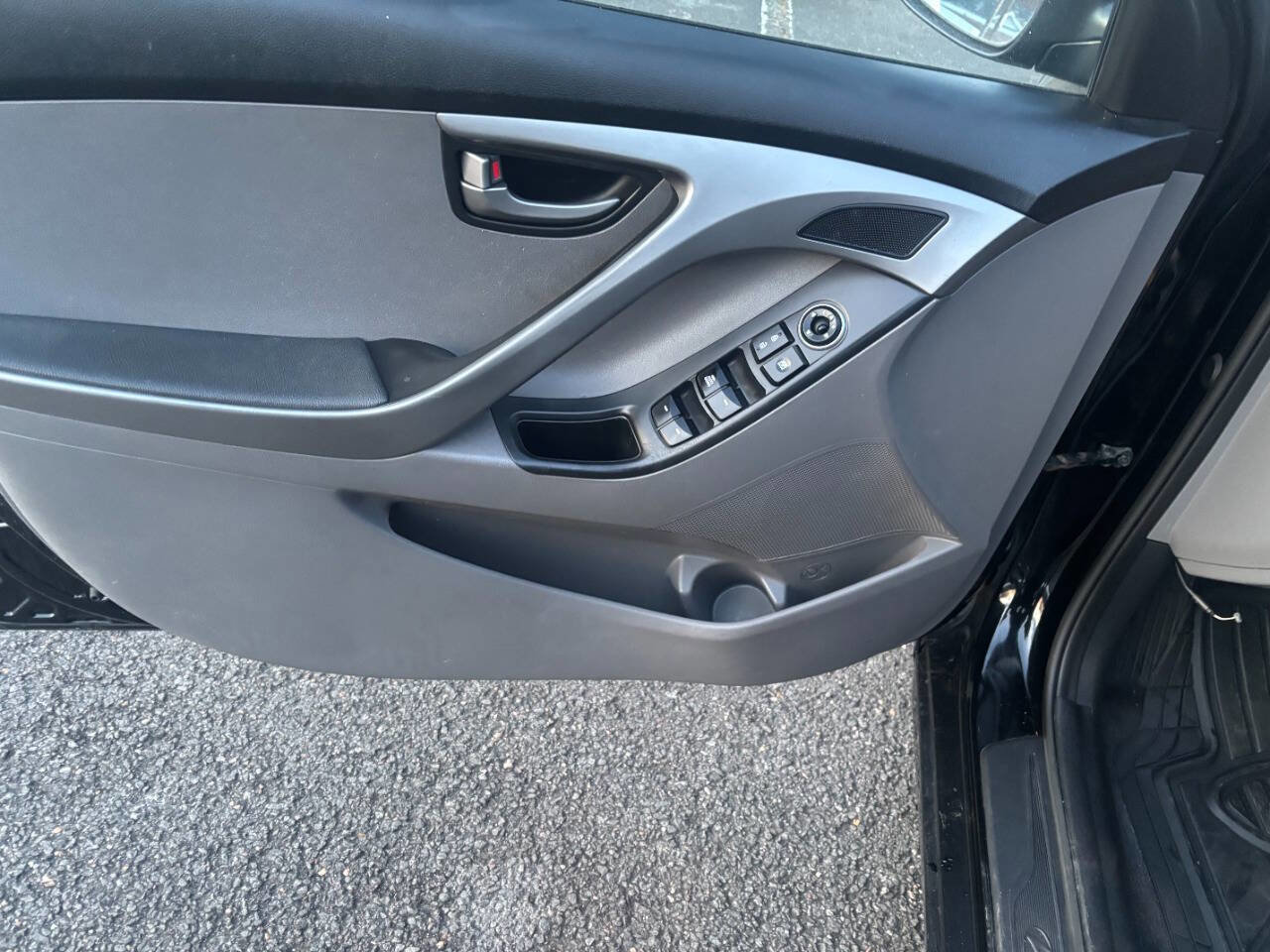 Used 2016 Hyundai Elantra SE image 14