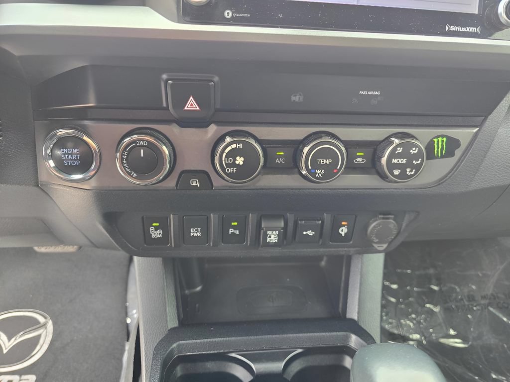 Used 2020 Toyota Tacoma TRD Sport w/ Technology Package AWD/4WD image 17