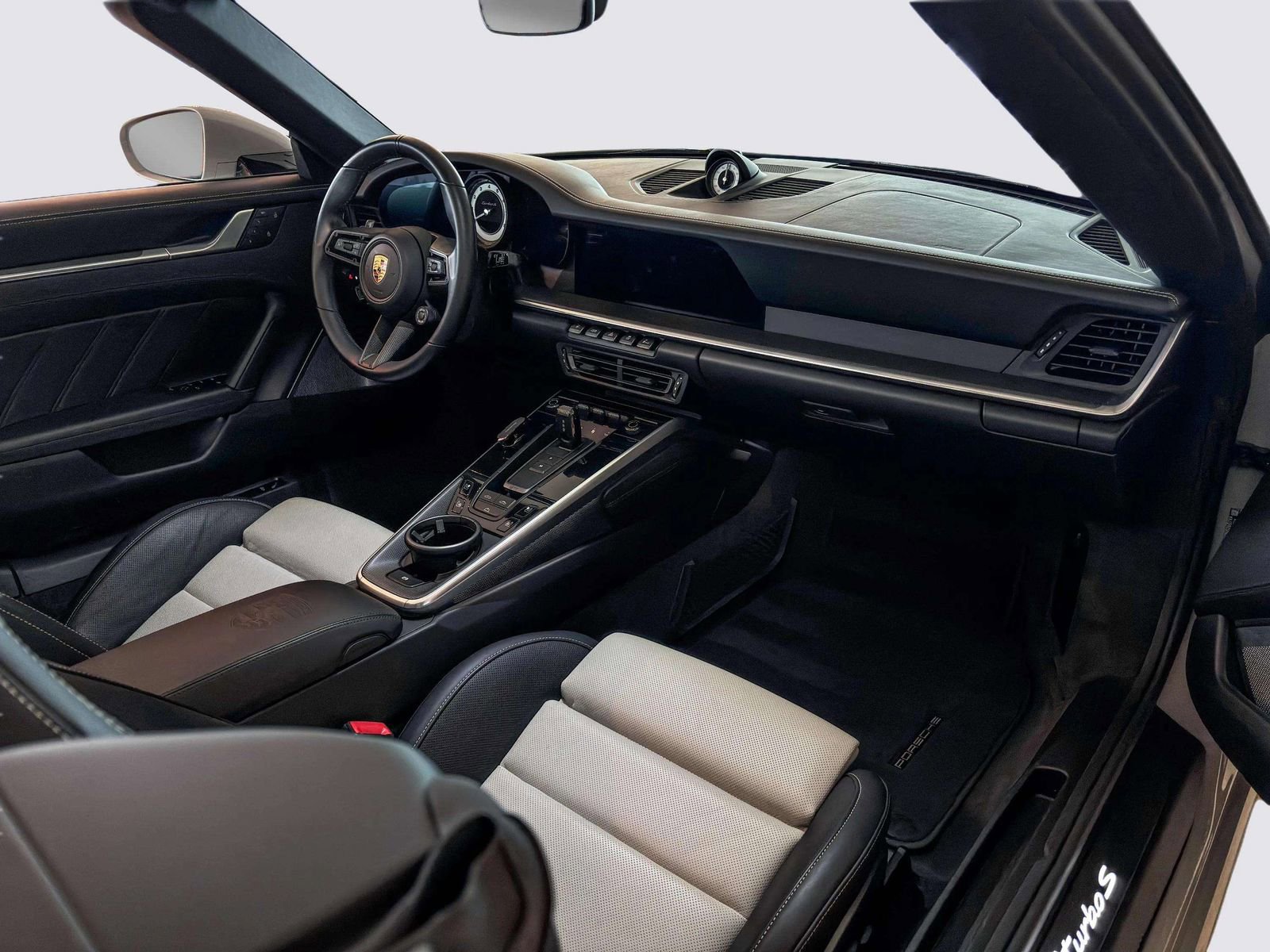 Used 2022 Porsche 911 Turbo S image 41