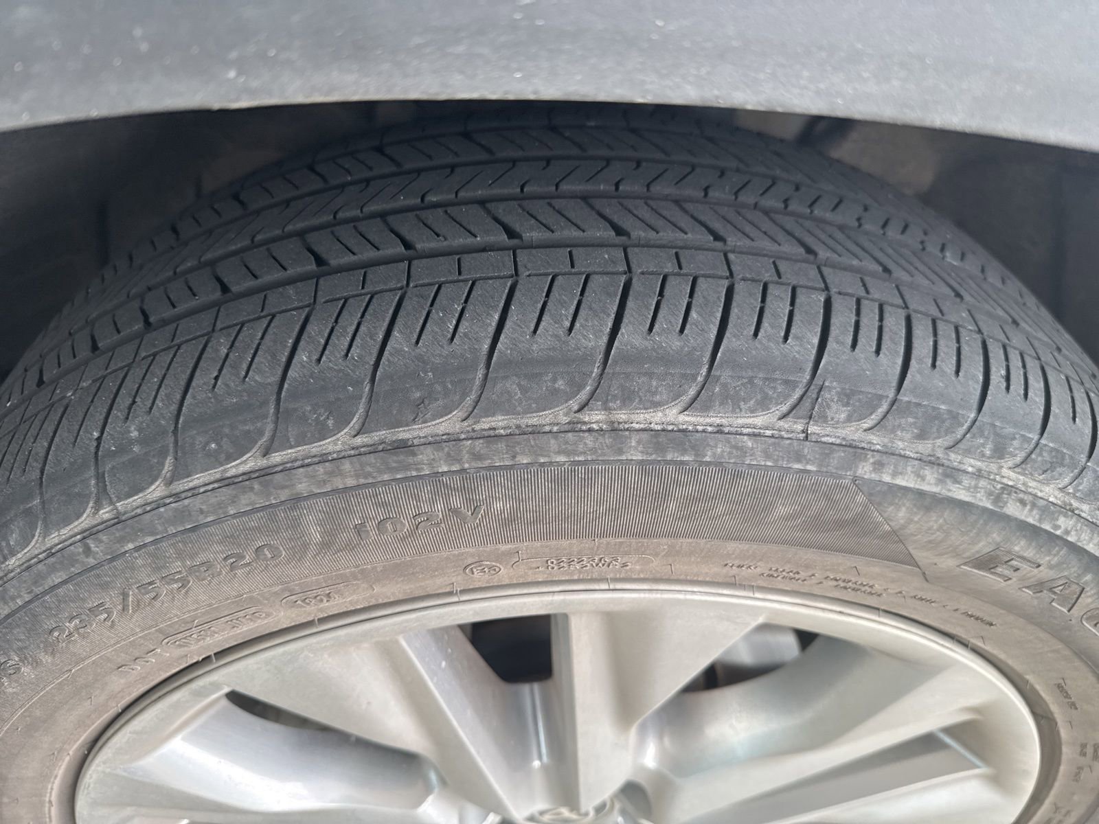 Used 2024 Toyota Highlander Limited image 3