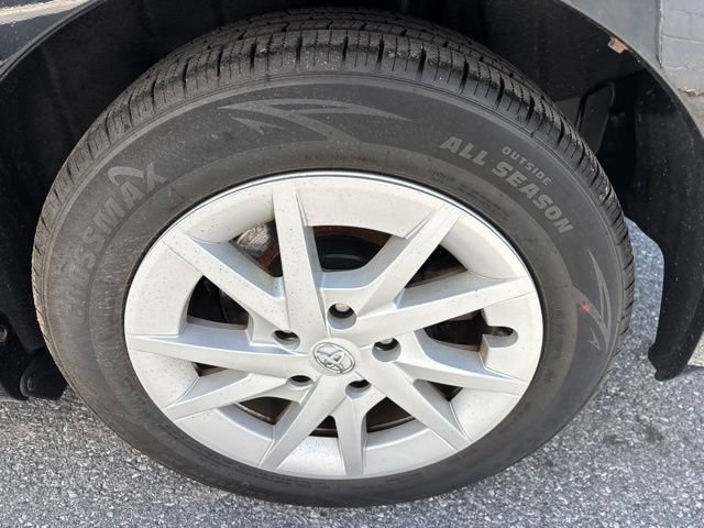 Used 2012 Toyota Prius V Three FWD image 16