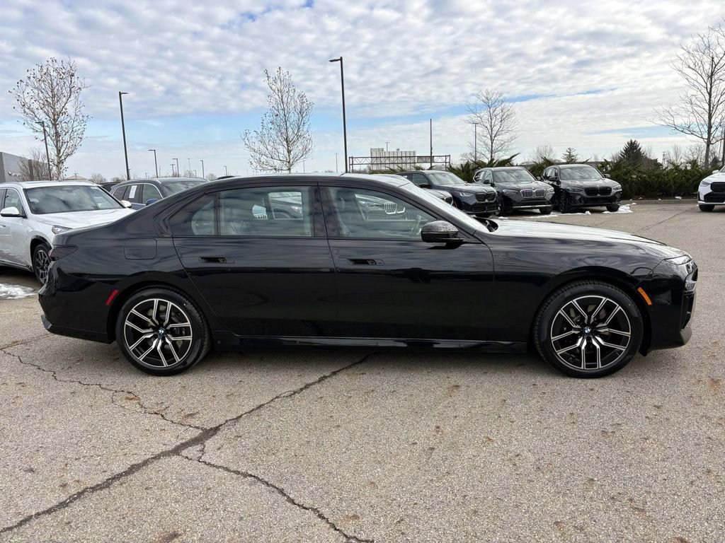 Used 2024 BMW 760i xDrive w/ Executive Package image 8