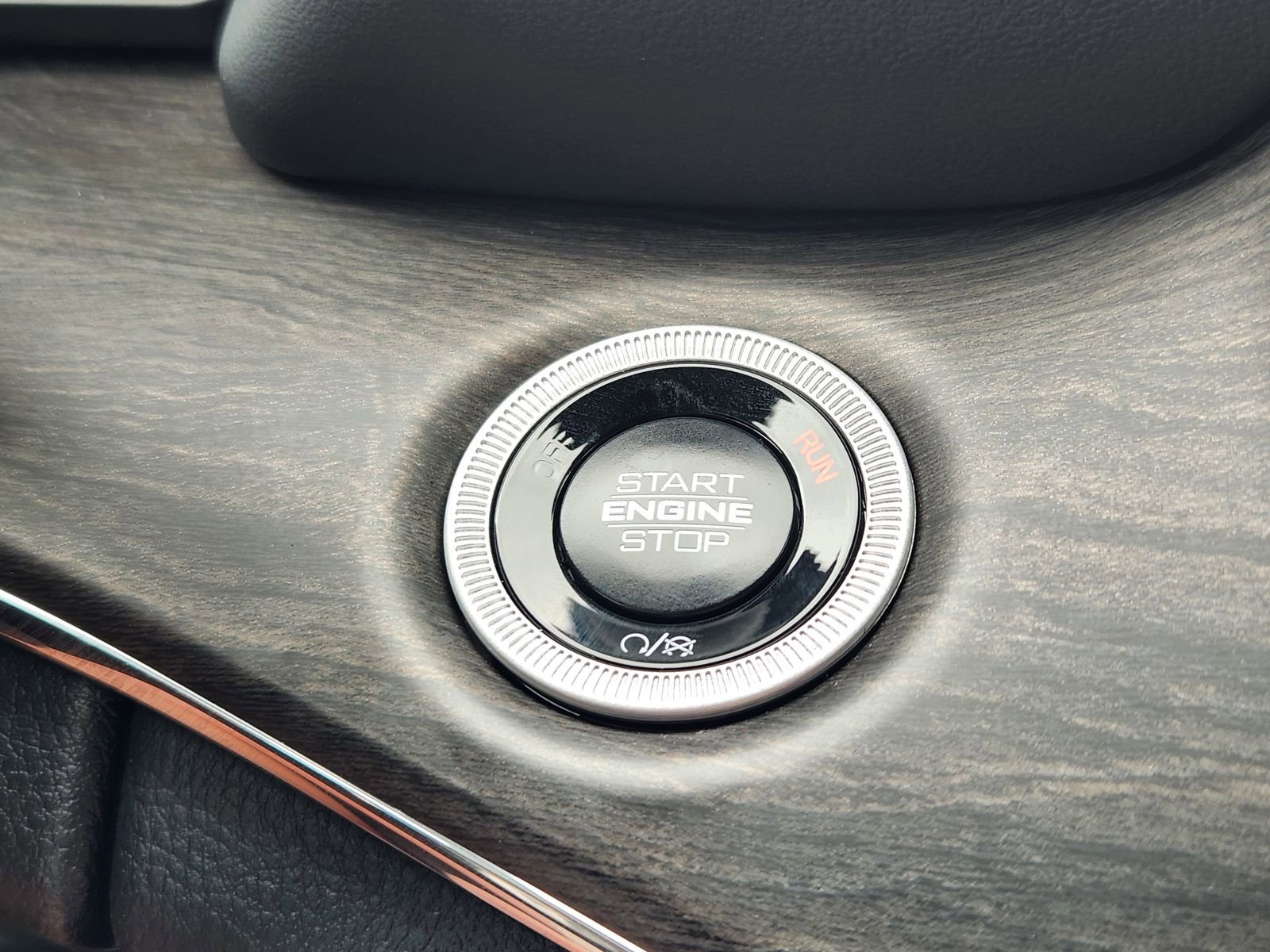 Used 2024 Jeep Grand Cherokee Overland image 23