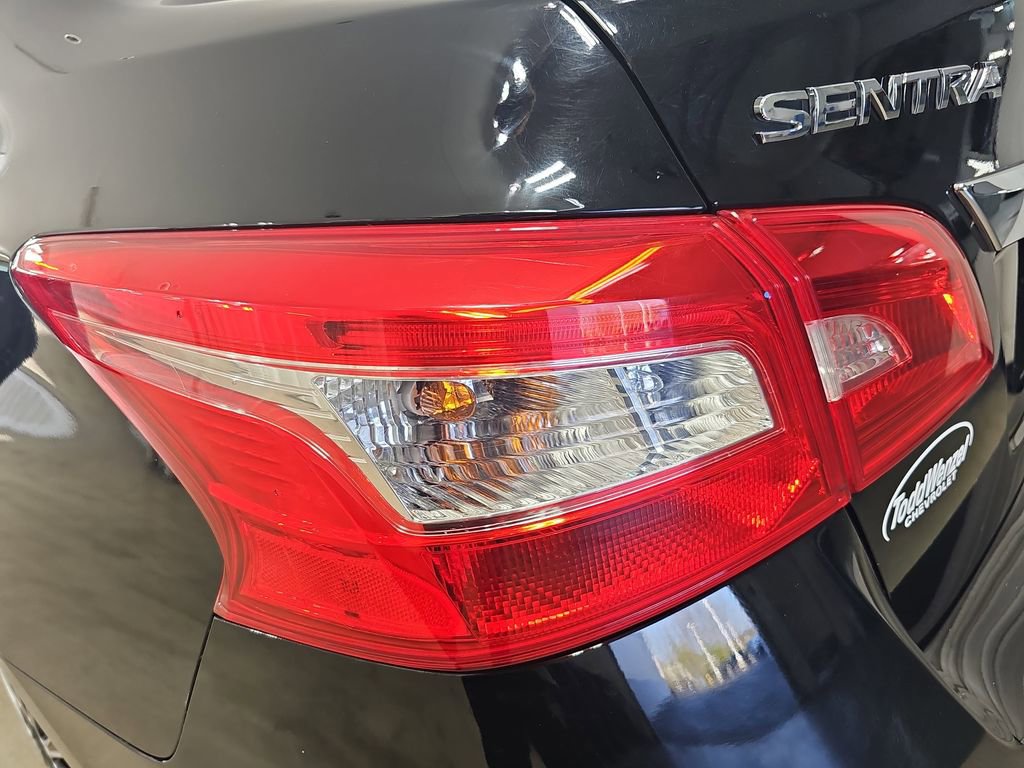 Used 2017 Nissan Sentra S FWD image 38