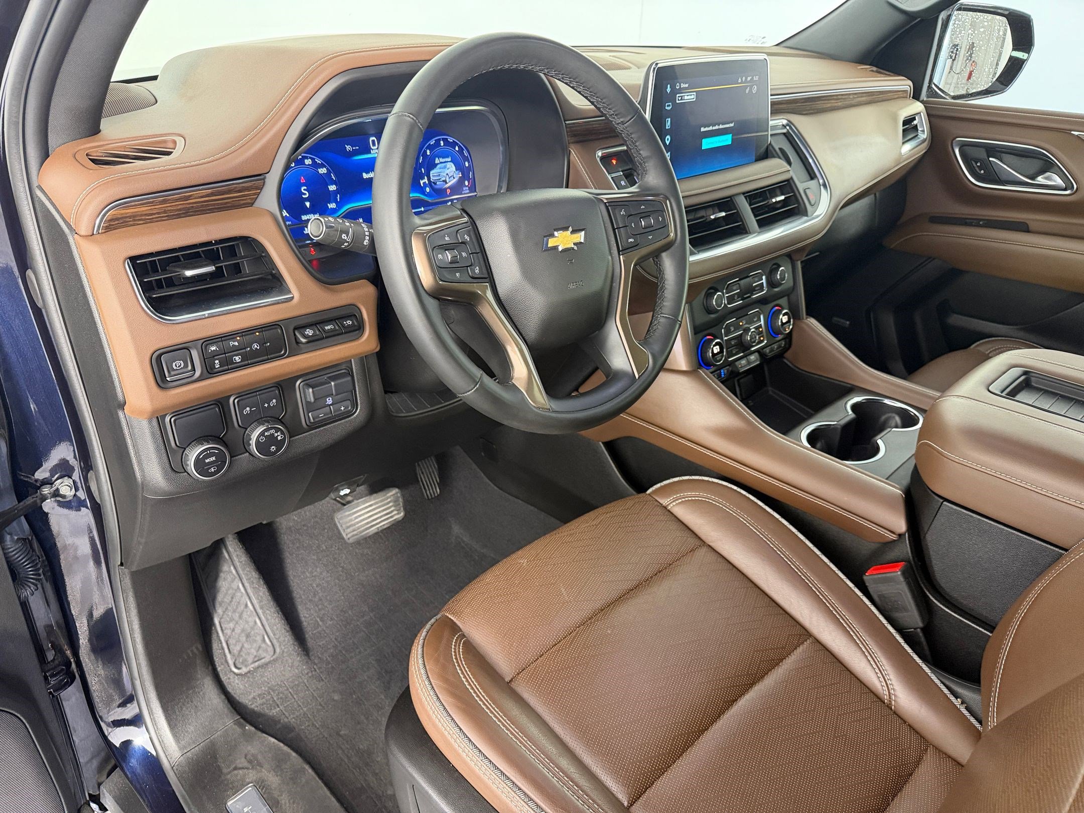 Used 2023 Chevrolet Tahoe High Country RWD image 4